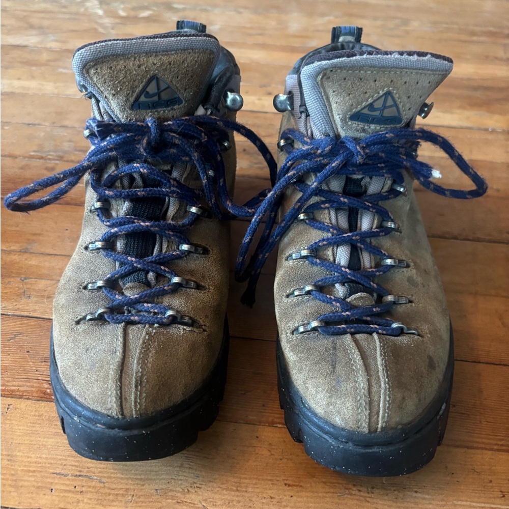 Vintage 90’s Nike ACG Trail Hiking Boots